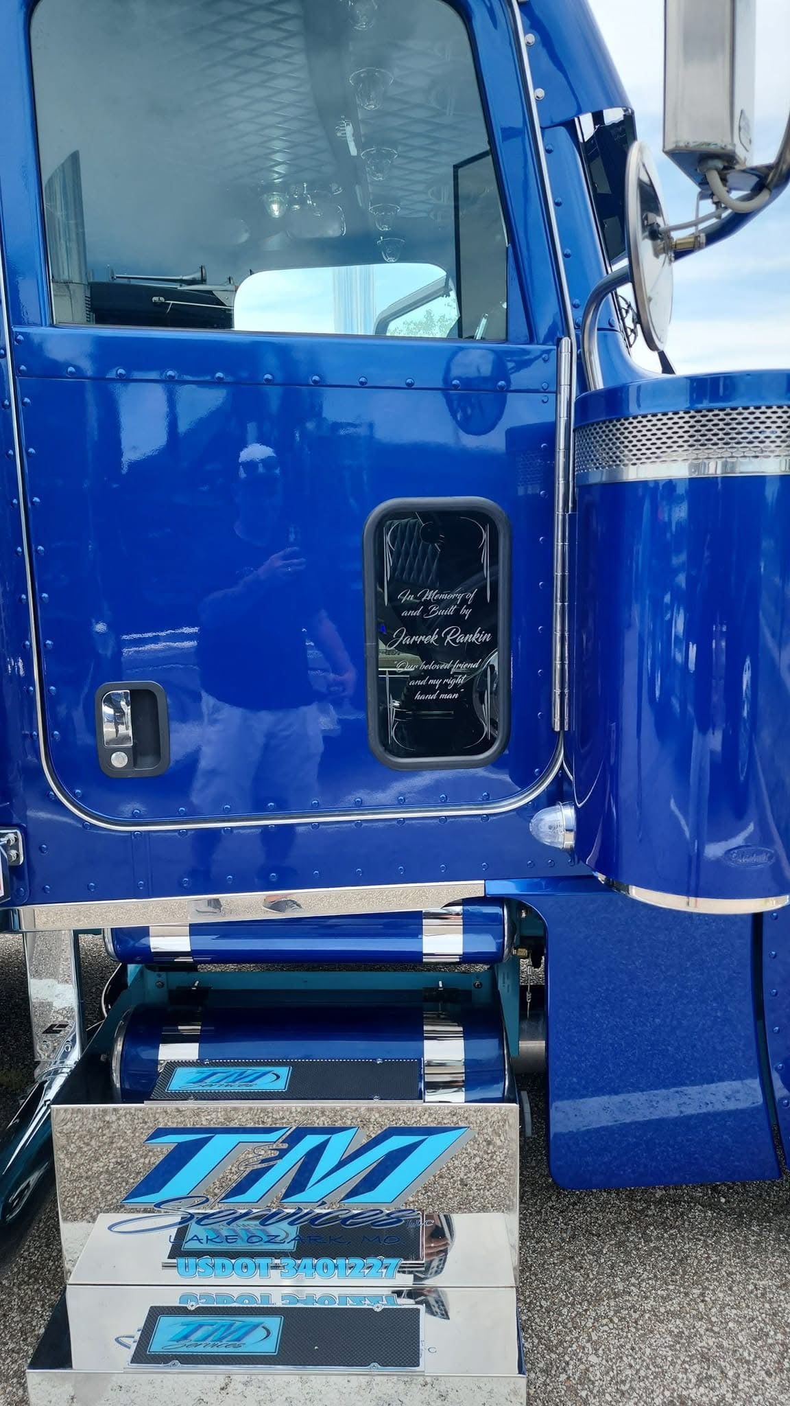 Newer Peterbilt Peep Windows