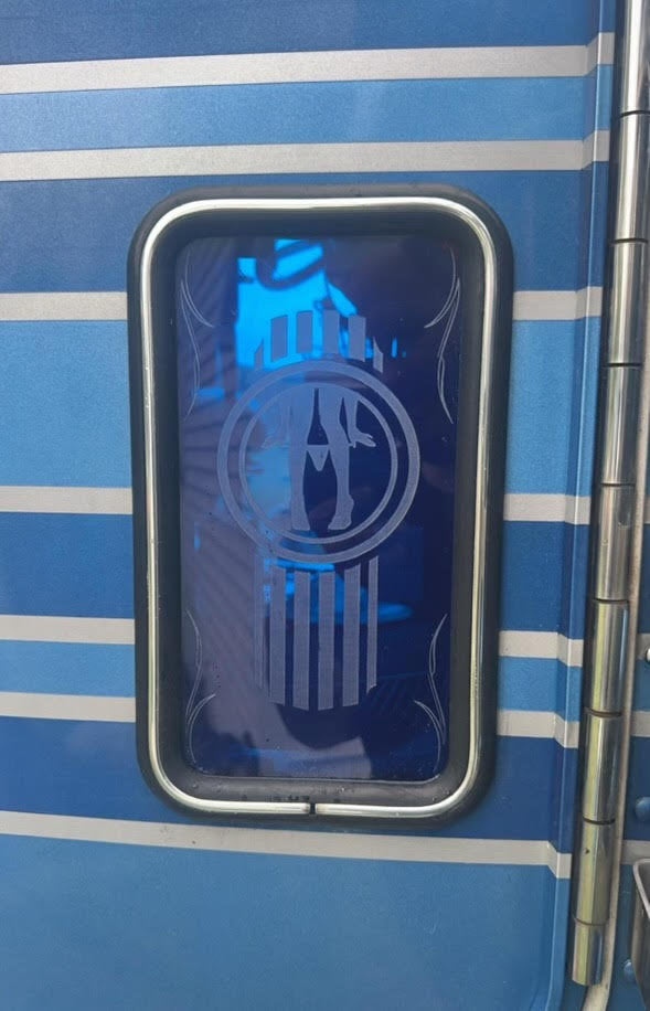 Older Small Kenworth Peep Windows