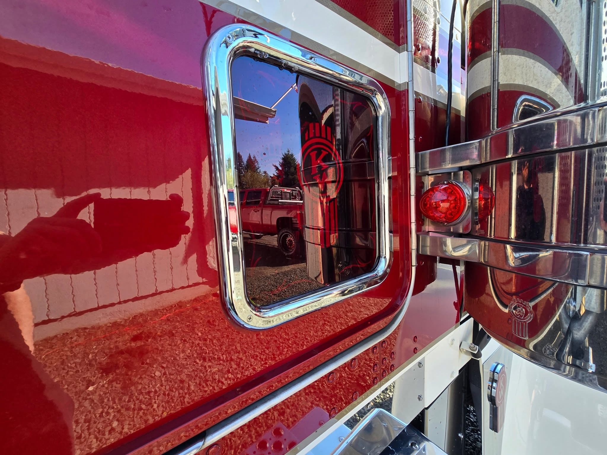 Newer Kenworth Peep Windows