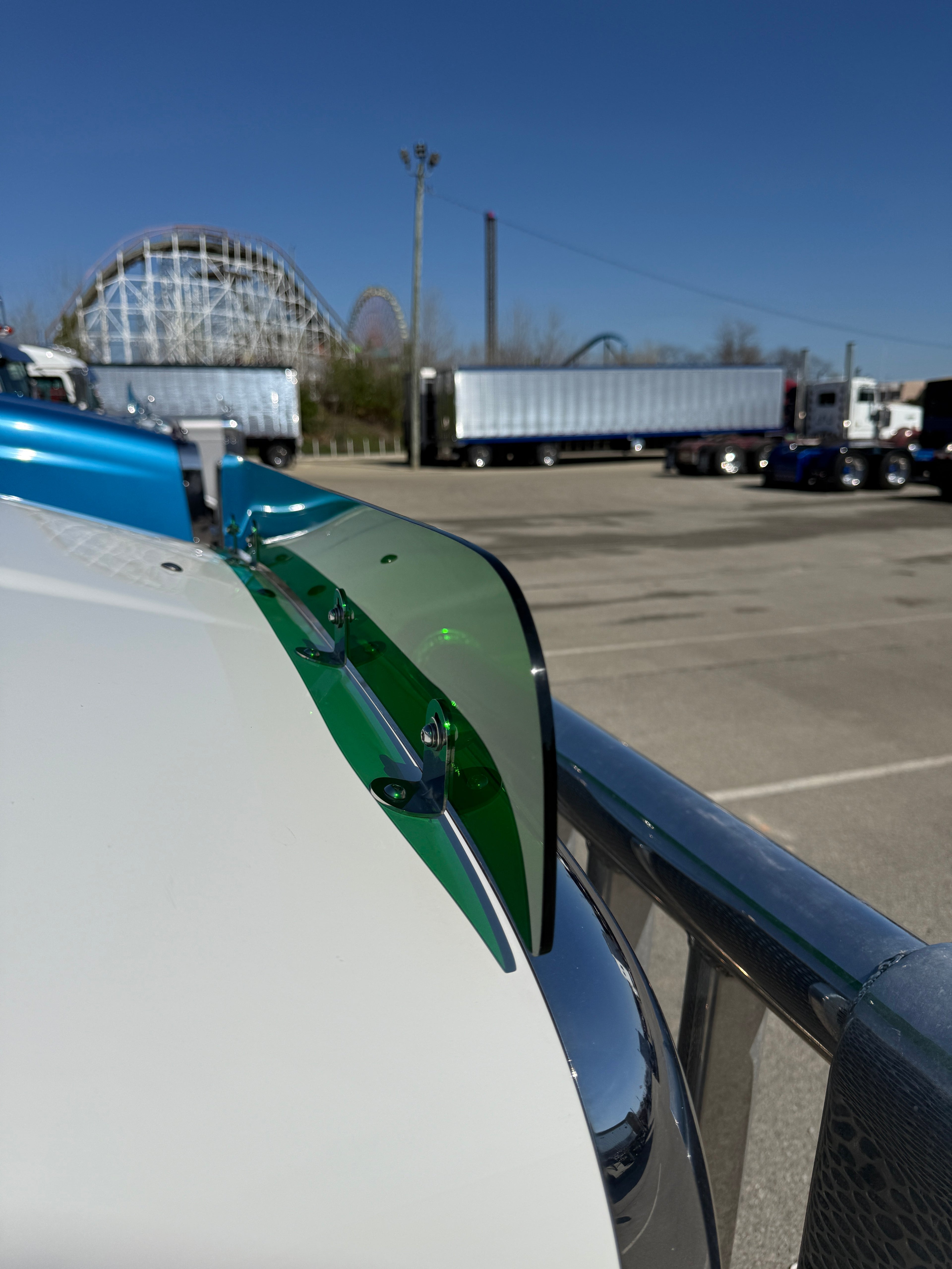 Peterbilt 384/386 Bugshield
