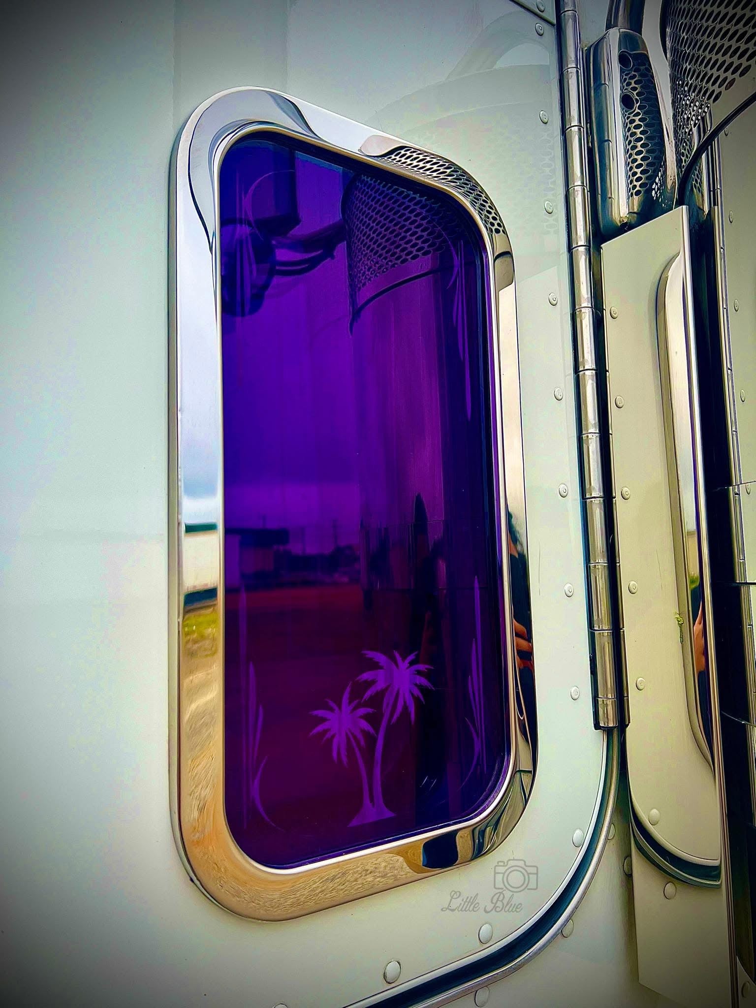 Newer Peterbilt Peep Windows