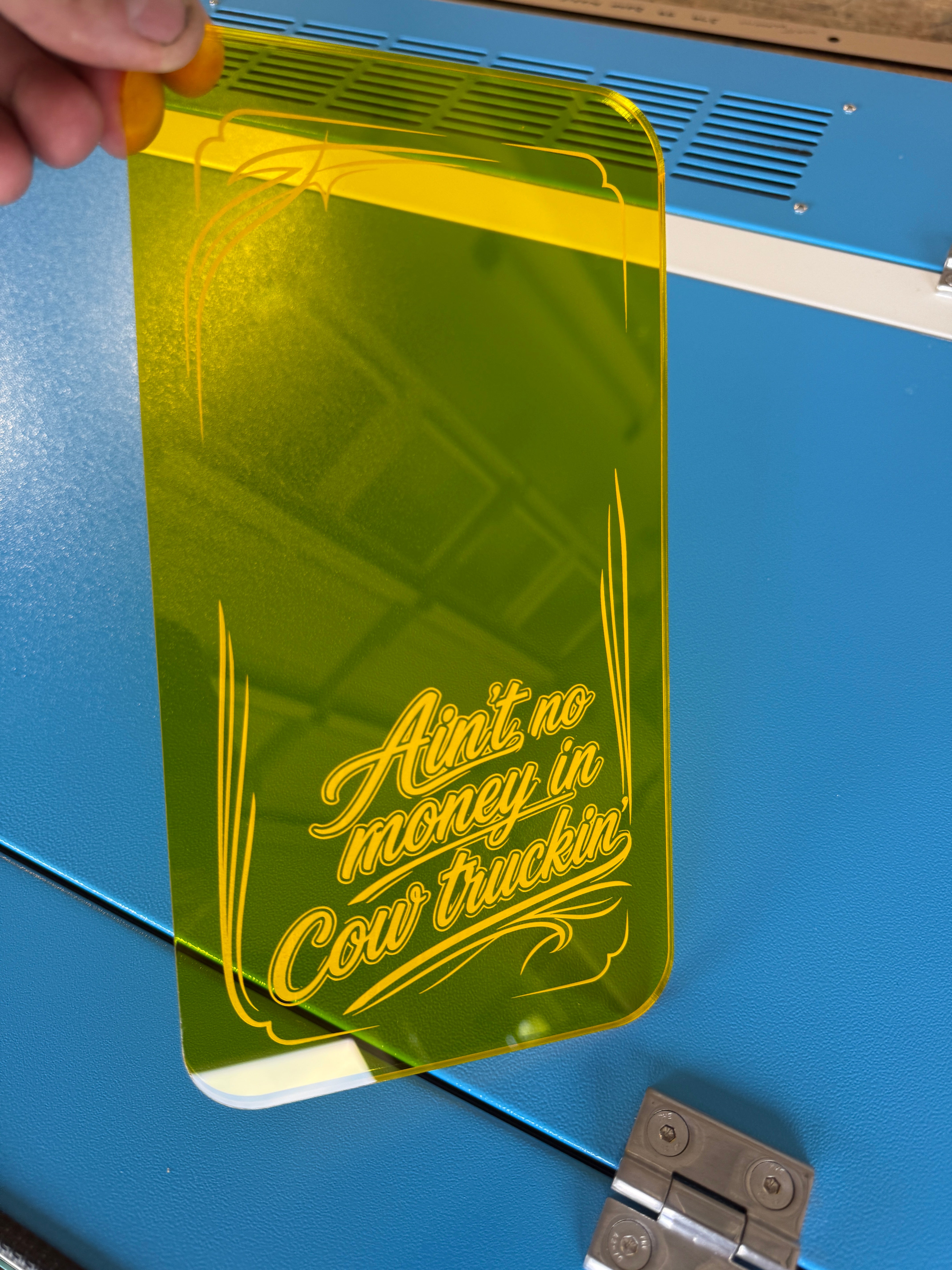 Newer Peterbilt Peep Windows – Nelson Bugshields