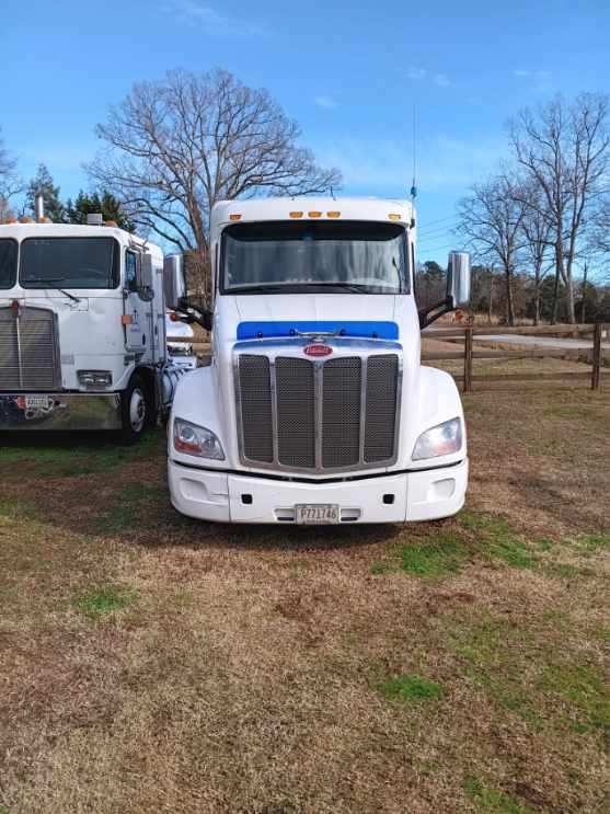 Peterbilt 579 Bugshield