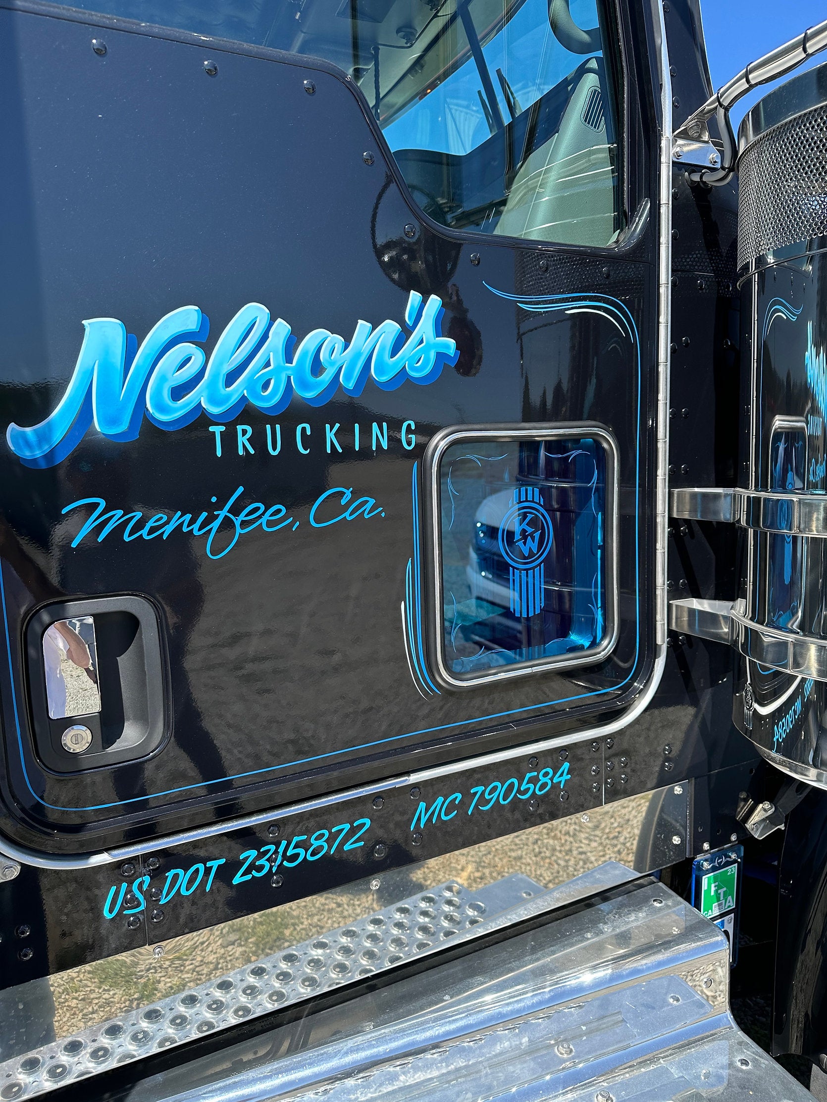 Newer Kenworth Peep Windows