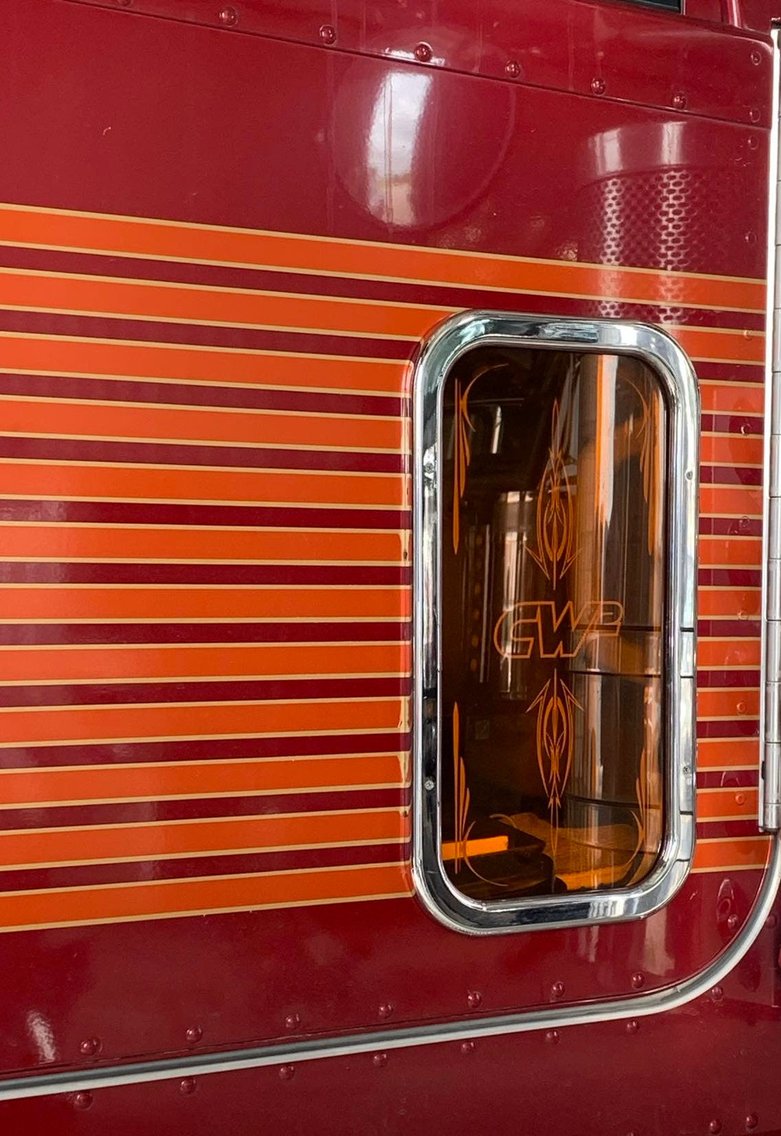 Newer Peterbilt Peep Windows