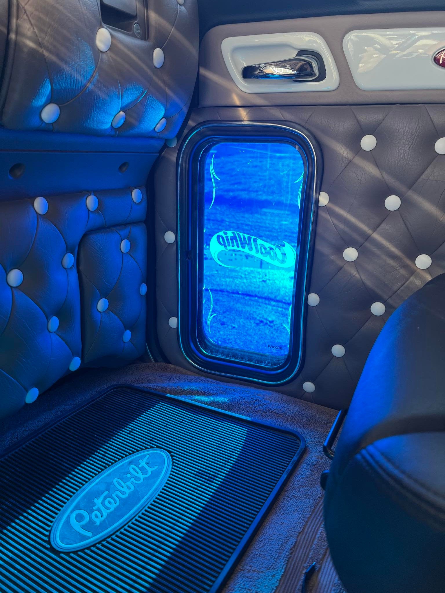 Newer Peterbilt Peep Windows