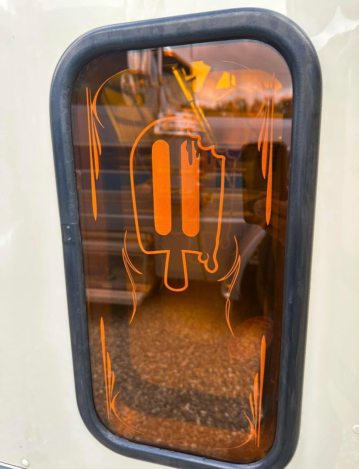 Newer Peterbilt Peep Windows