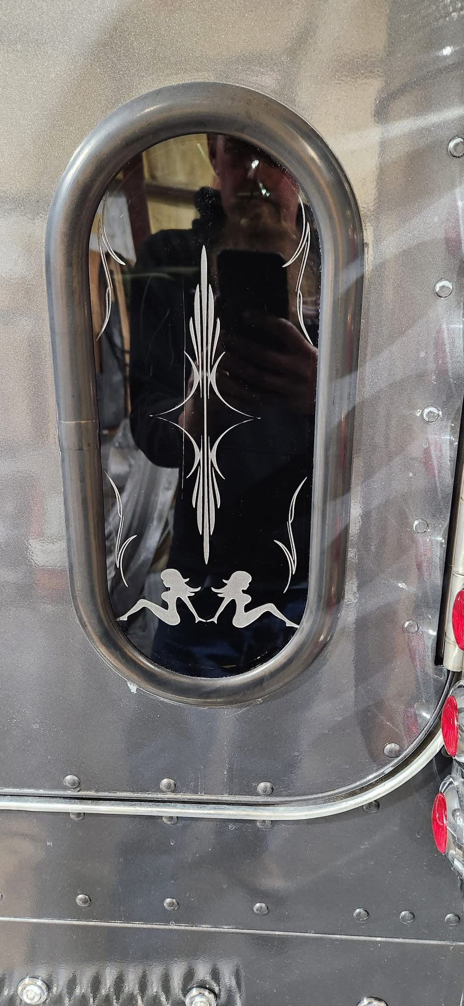 Older Peterbilt Peep Windows